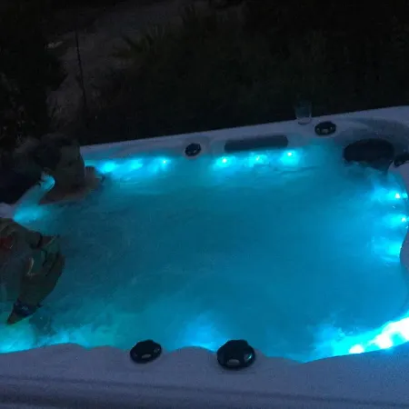 T2 Climatise Baignoire Terrasse Jacuzzi Piscine Sauna Launaguet