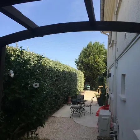 Apartment T2 Climatise Baignoire Terrasse Jacuzzi Piscine Sauna
